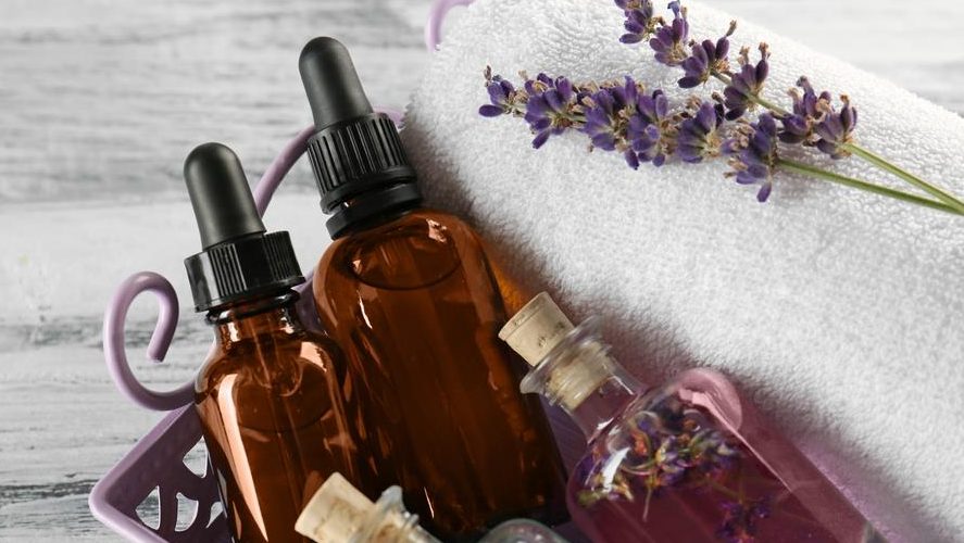 Top 6 Wonderful Essential Oils For Rosacea Treatment